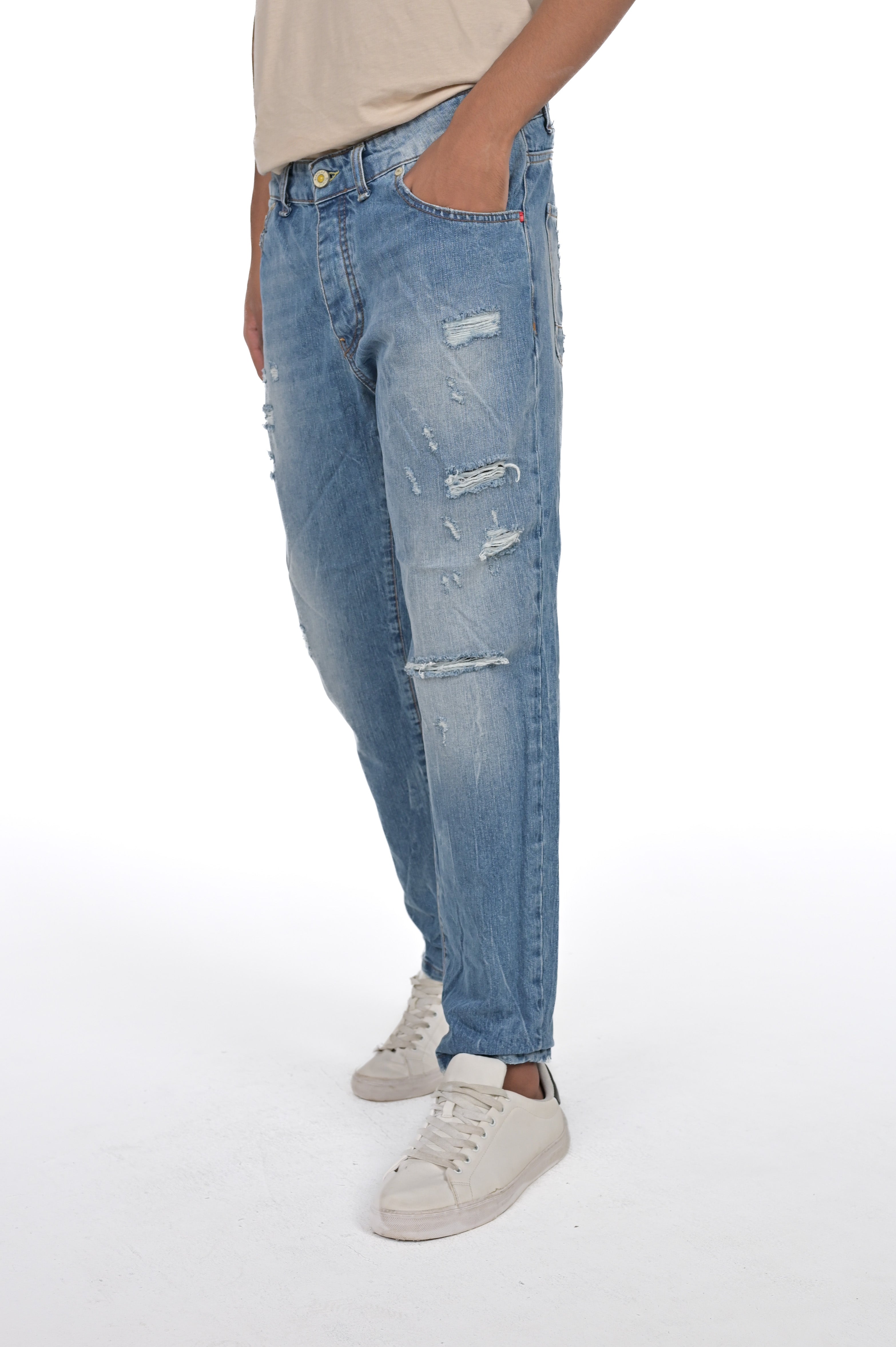 New Wolf PR/24 SS23 regular jeans