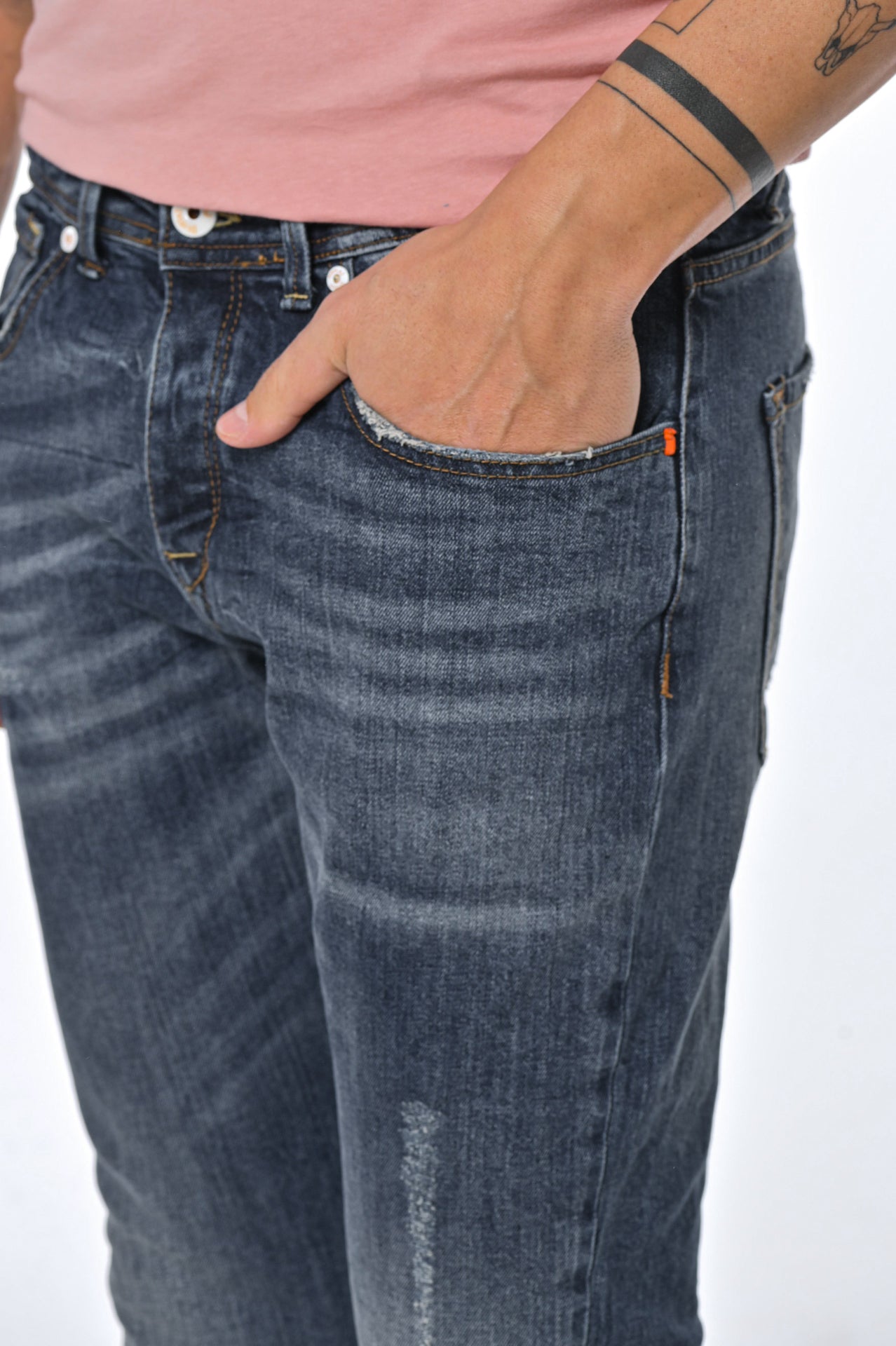 DISPLAJ Jeans