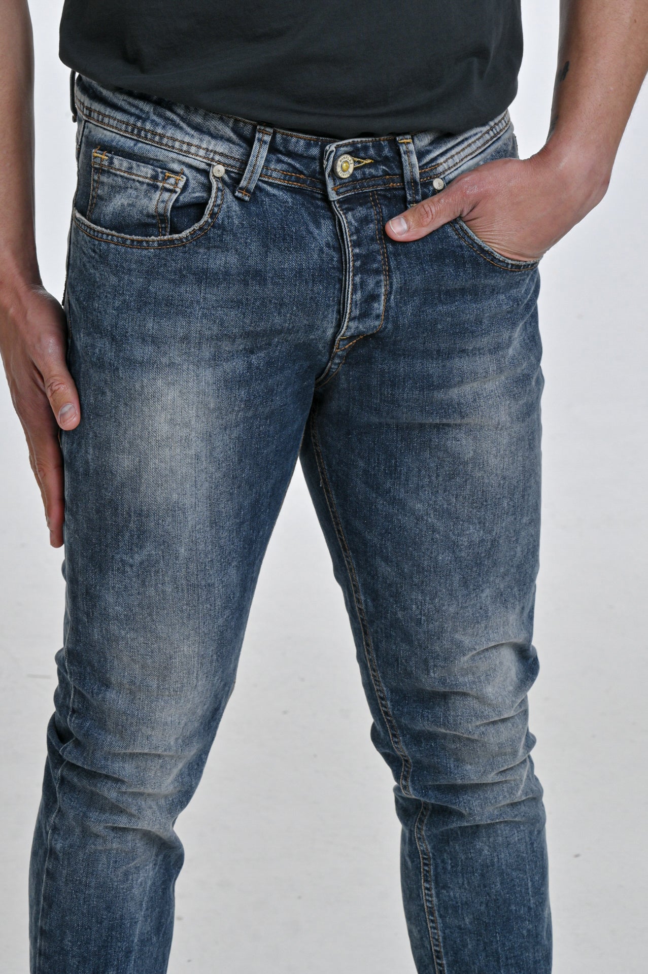 DISPLAJ Jeans