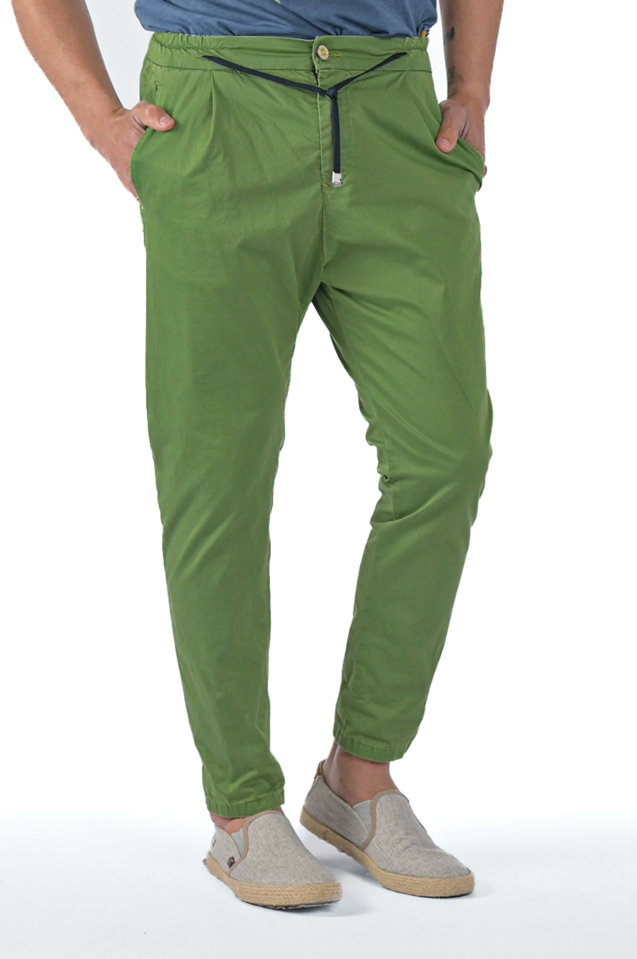 Pantaloni in cotone tapered Roby Raso verde pera SS23