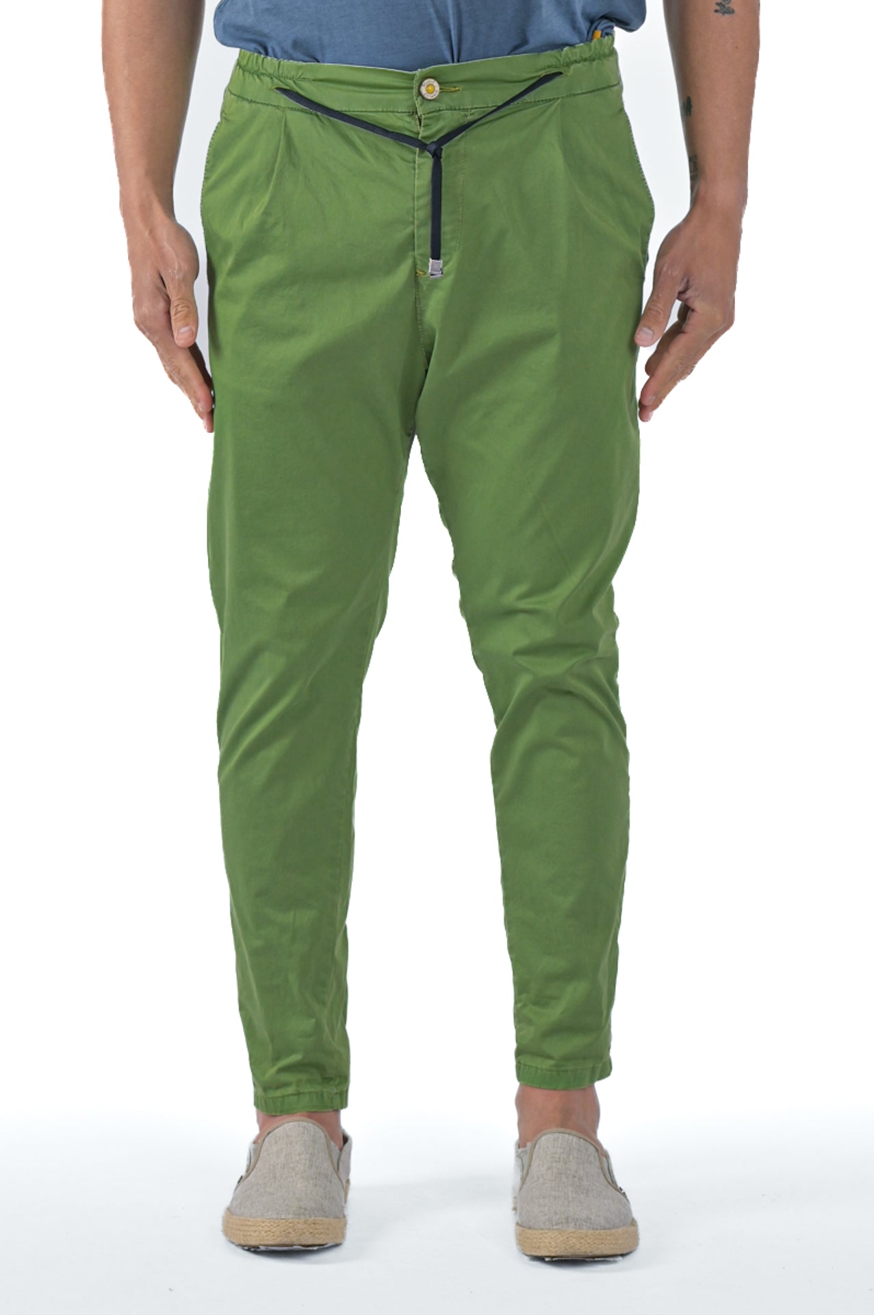 Pantaloni in cotone tapered Roby Raso verde pera SS23