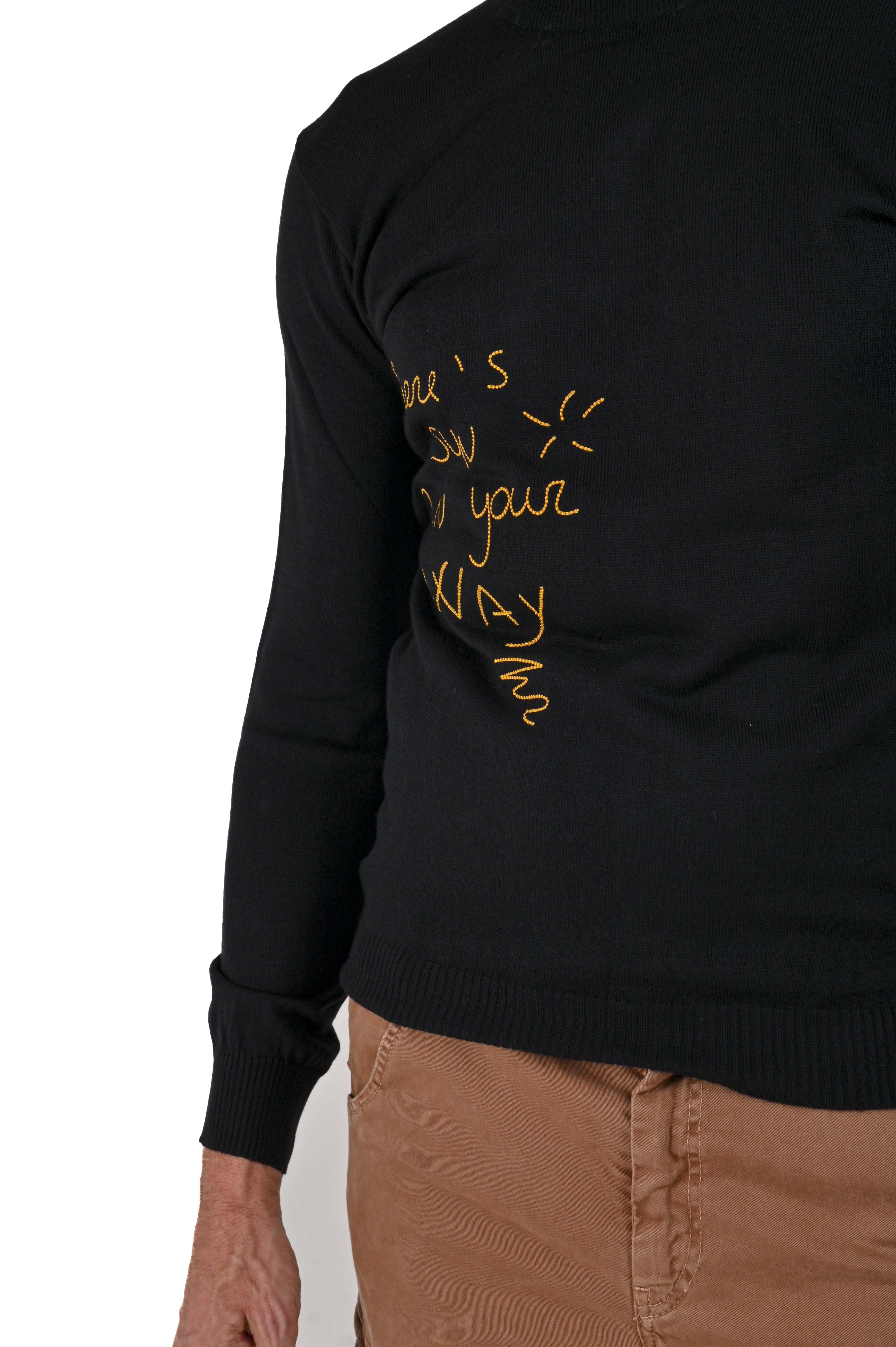 DM 2404 FW23/24 Regular Embroidery Sweater